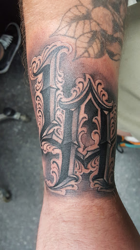 Tattoo Shop «Madball Tattoos», reviews and photos, 1335 E Carson St, Carson, CA 90745, USA