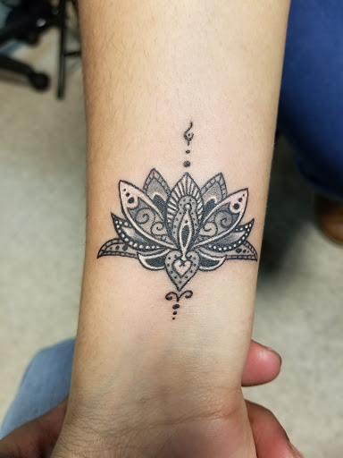 Think Tattoos LLC, 1222 Hamilton Ave, Trenton, NJ 08629, USA, 