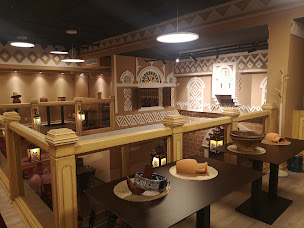 Photo n°194 de Hadramaout - Le Restaurant Yemenite Champs Elysées à Paris ()