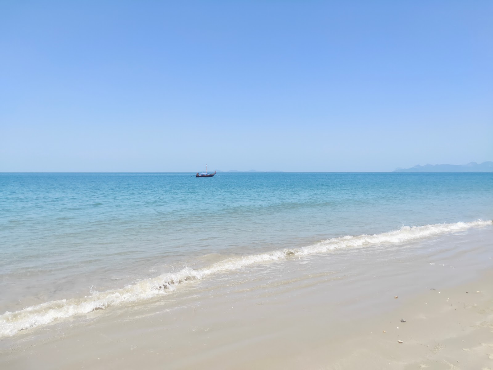 Hat Yao Beach'in fotoğrafı - rahatlamayı sevenler arasında popüler bir yer