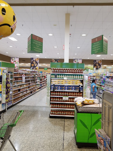 Supermarket «Publix Super Market at Country Club Plaza», reviews and photos, 18496 NW 67th Ave, Hialeah, FL 33015, USA