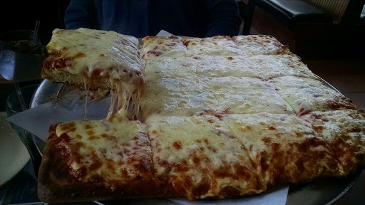 Pizza Restaurant «Hometown Pizza», reviews and photos, 250 West St, Litchfield, CT 06759, USA