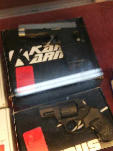 Beauty Salon «Bags N Guns», reviews and photos, 1031 Park St, Westmoreland, TN 37186, USA