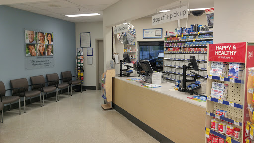 Convenience Store «Walgreens», reviews and photos, 12006 Manchester Rd, Des Peres, MO 63131, USA