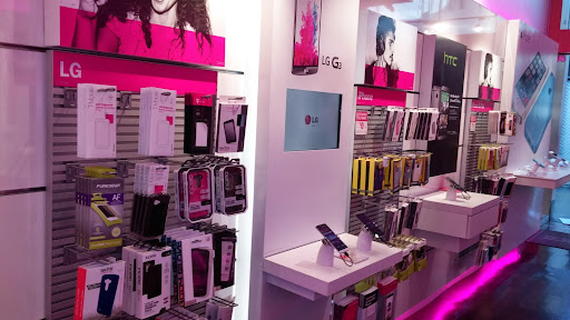 Cell Phone Store «T-Mobile», reviews and photos, 1415 Oviedo Marketplace Blvd, Oviedo, FL 32765, USA