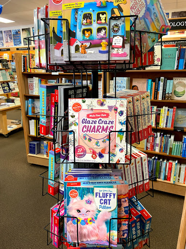 Shopping Mall «Montgomery Village Shopping Center», reviews and photos, 911 Village Ct, Santa Rosa, CA 95405, USA