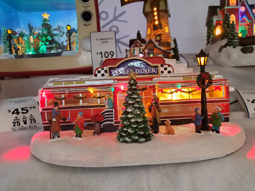 Shopping Mall «Burbank Empire Center», reviews and photos, 1800 W Empire Ave, Burbank, CA 91504, USA