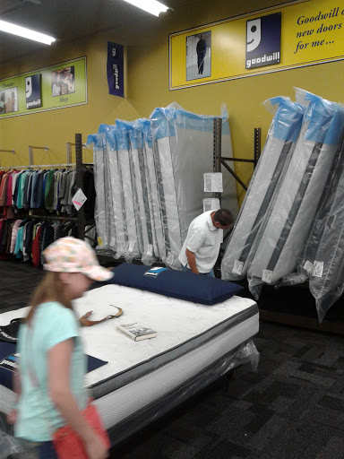 Non-Profit Organization «Goodwill», reviews and photos