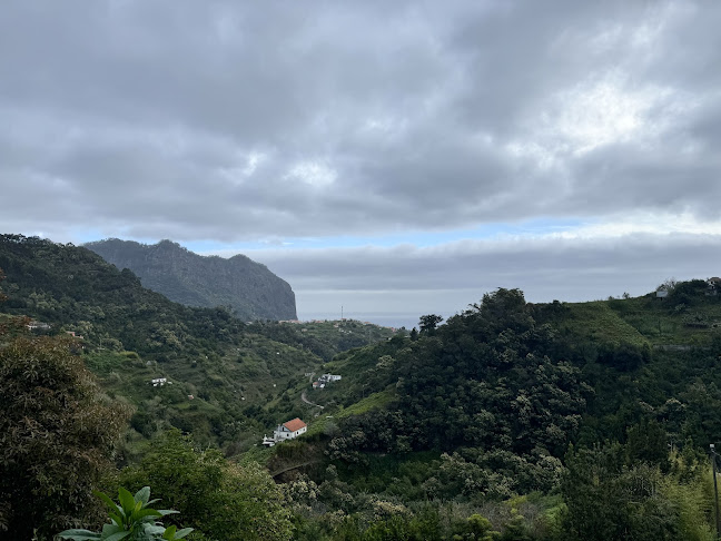 Madeira Adventure Kingdom - Levada walks & Canyoning in Madeira. - Agência de viagens