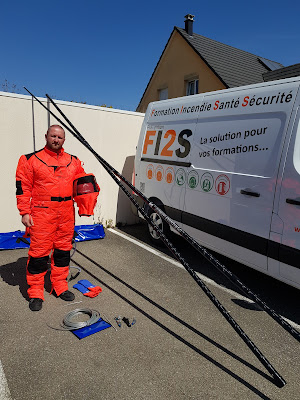 FI2S destruction nid de guêpes haut rhin 68 frelons et recuperation abeilles