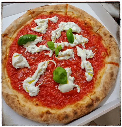Avaliações doLa Piazzetta Pizzeria Italiana em Lagos - Restaurante
