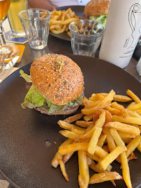 Hamburger du Restaurant français La Table du Plot à Le Puy-en-Velay - n°10