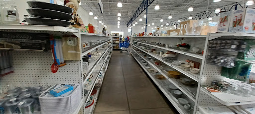 Thrift Store «Goodwill Ocala Superstore Adjacent to Paddock Mall», reviews and photos, 2830 SW 27th Ave, Ocala, FL 34471, USA