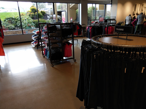Clothing Store «Nike Factory Store», reviews and photos, 603 Stanley K Tanger Dr, Lancaster, PA 17602, USA