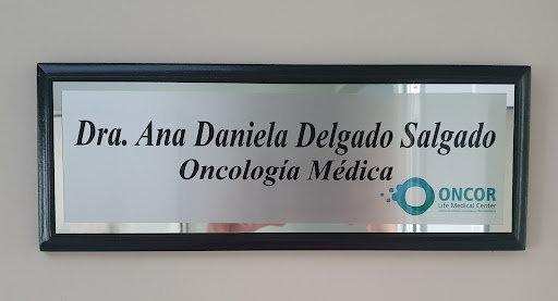 Dra. Ana Daniela Delgado Salgado, Oncólogo