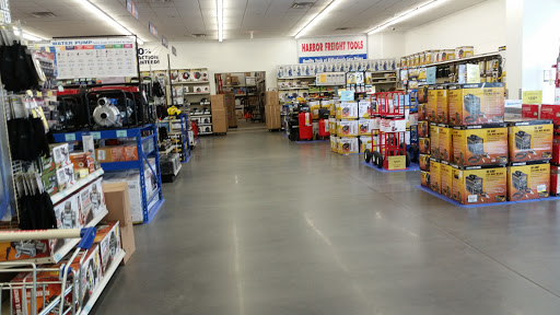 Hardware Store «Harbor Freight Tools», reviews and photos, 1317 E Osceola Pkwy, Kissimmee, FL 34744, USA