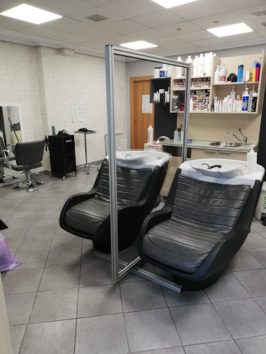 Salón de Peluquería y Beauty Noa en Venta de Baños, Palencia
