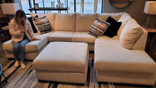 Furniture Store «Ashley HomeStore», reviews and photos, 905 Perimeter Dr, Schaumburg, IL 60173, USA