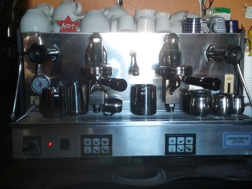 Cafe «Cappuccino’s Fine Wine & Espresso Bar», reviews and photos, 733 Broadway, Dunedin, FL 34698, USA