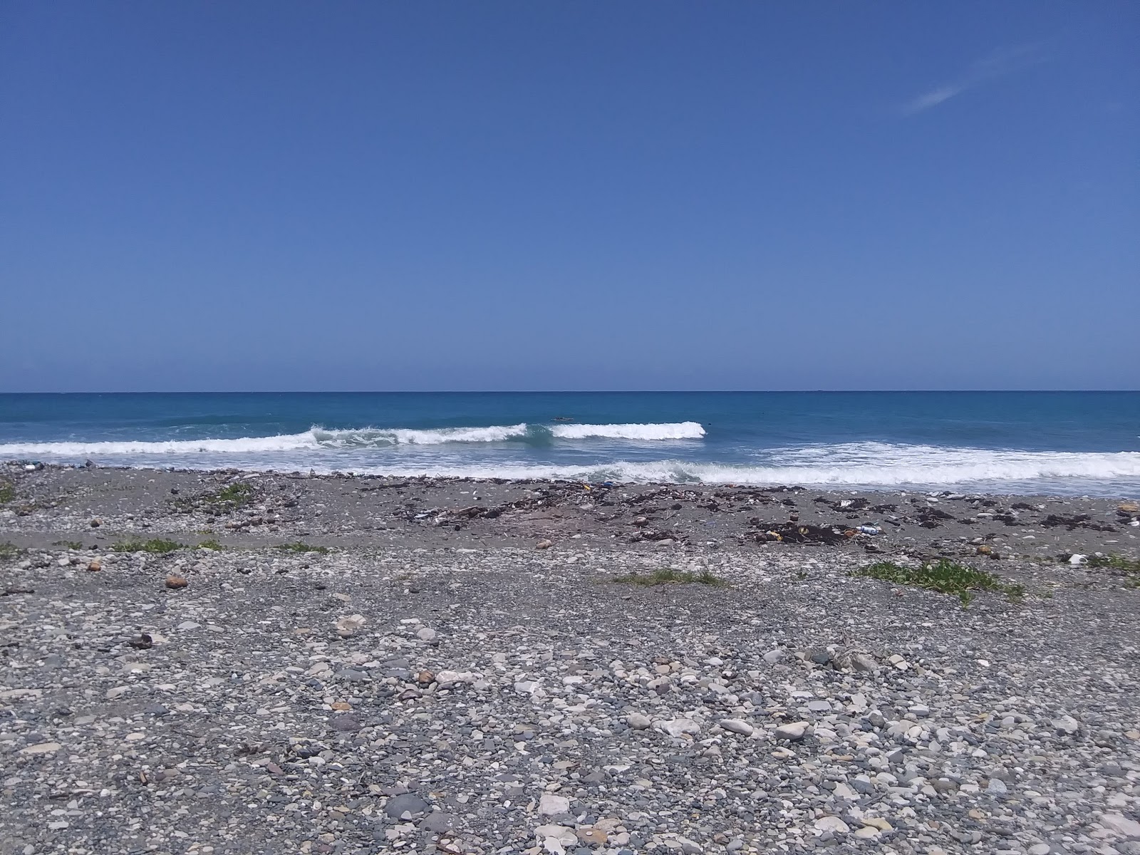 Patos beach的照片 带有碧绿色水表面