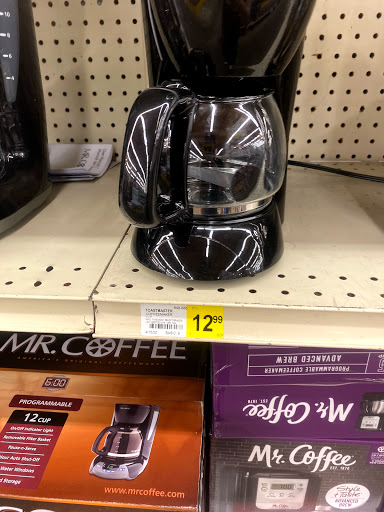 Department Store «Bi-Mart», reviews and photos, 1680 W 18th Ave, Eugene, OR 97402, USA