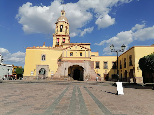 Templo y Convento de la Santa Cruz de los Milagros