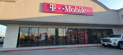 Cell Phone Store «T-Mobile», reviews and photos, 28523 Tomball Pkwy, Tomball, TX 77375, USA