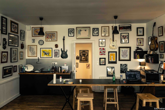 Opinii despre Tatouage à l'étage - Darwin & Arno în Saint-Malo - Association