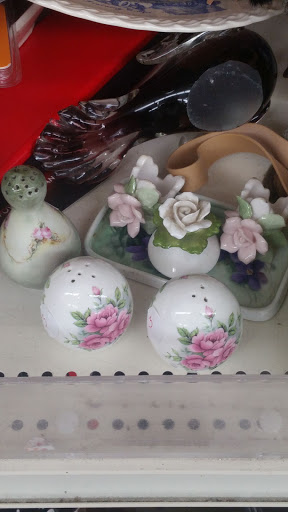 Non-Profit Organization «Goodwill - Canoga Park», reviews and photos, 7107 Owensmouth Ave, Canoga Park, CA 91303, USA