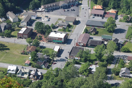 Restaurant «The Pineapple Tea Room & Coffee Shoppe», reviews and photos, 604 Colwyn St, Cumberland Gap, TN 37724, USA