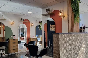 Le K hair salon image