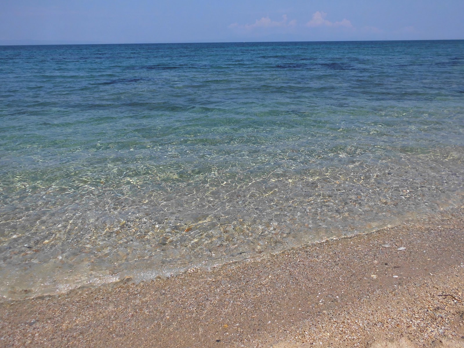 Zdjęcie Plaża Sani poparte klifami