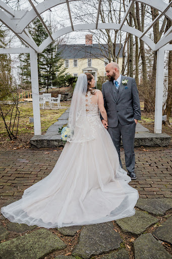 Bridal Shop «Modern Bride & Formal Shop», reviews and photos, 200 NH-101 #1, Bedford, NH 03110, USA