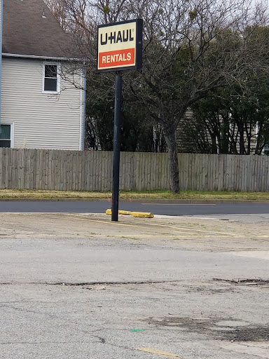 Truck Rental Agency «U-Haul Moving & Storage at Downtown», reviews and photos, 1301 Monticello Ave, Norfolk, VA 23510, USA