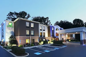 Holiday Inn Express & Suites West Chester, an IHG Hotel image