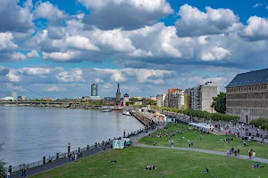 Rheinuferpromenade Düsseldorf image