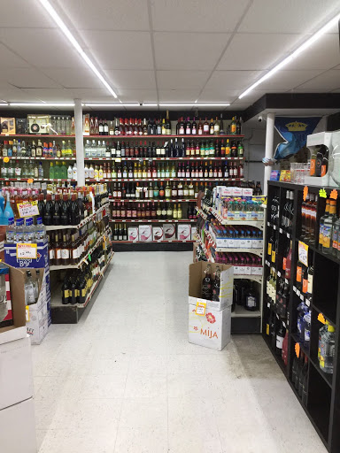 Wine Store «G & G Package Store», reviews and photos, 144 Lewis Ave, Meriden, CT 06451, USA