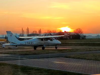 Professional Aviation Srl Via Sabbionara, 5, 40064 Ozzano dell'Emilia BO, Italia