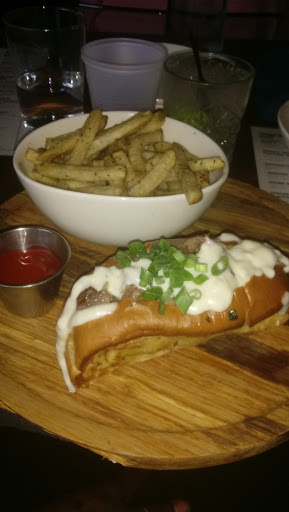 New American Restaurant «Rhyme or Reason», reviews and photos, 1938 W Division St, Chicago, IL 60622, USA