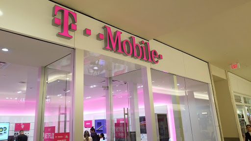 Cell Phone Store «T-Mobile», reviews and photos, 280 Alhambra Cir, Coral Gables, FL 33134, USA