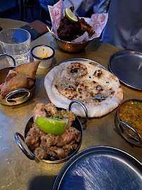 Plats et boissons du Restaurant indien moderne BaraNaan Street Food & Cocktail Bar à Paris - n°4