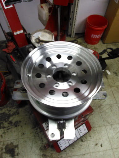 Tire Shop «Marysville Car Care Center», reviews and photos, 2929 Gratiot Blvd, Marysville, MI 48040, USA