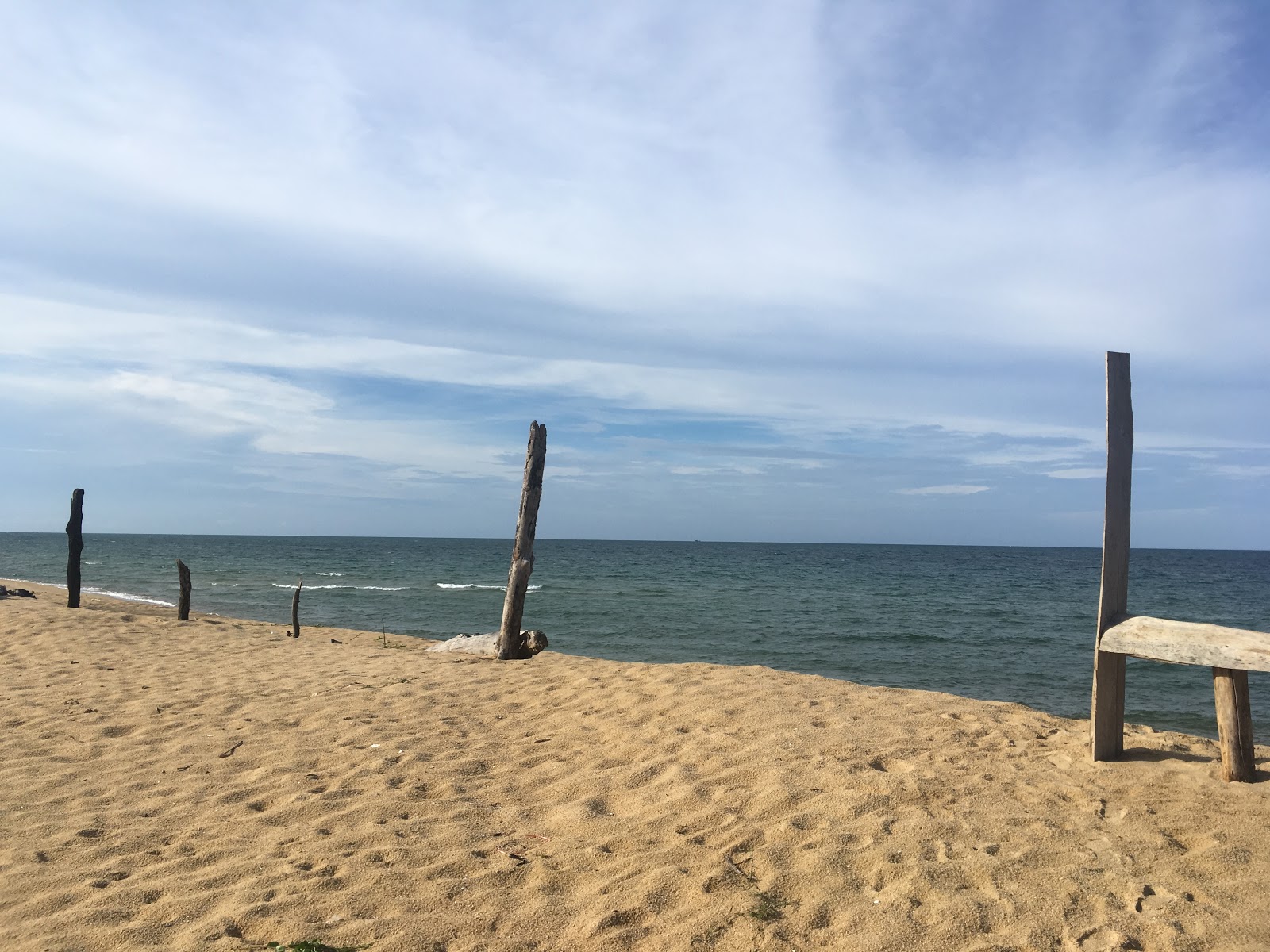 Photo of Wasukri Beach and the settlement