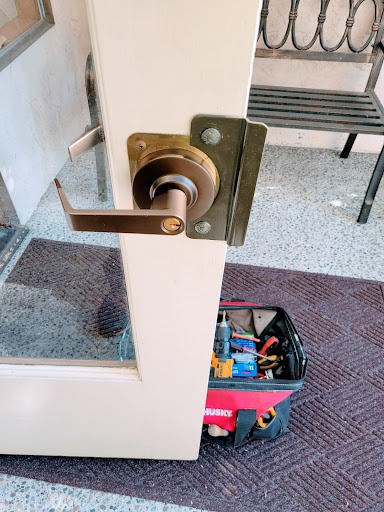 Emergency Locksmith Service «Wise Locksmith», reviews and photos, 19510 Bothell Everett Hwy, Bothell, WA 98012, USA