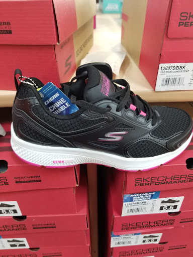 Shoe Store «Shoe City - Santa Ana», reviews and photos, 605 S Harbor Blvd, Santa Ana, CA 92704, USA