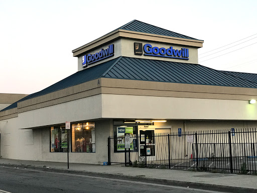 Thrift Store «Goodwill, Serving the People of Southern Los Angeles County», reviews and photos