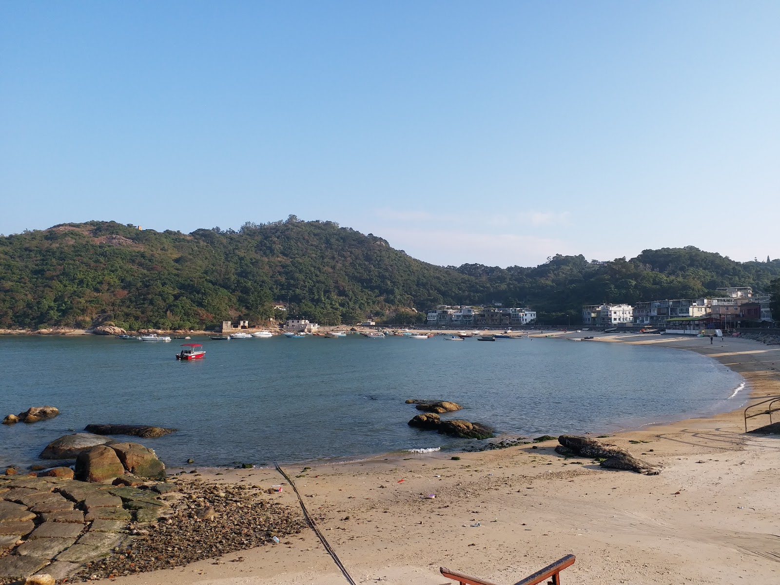 Photo of Ping Chau Tung Wan Beach and the settlement