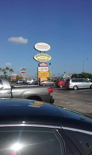 Supermarket «Kings Supermarket & Liquor», reviews and photos, 7562 US-192, Kissimmee, FL 34747, USA
