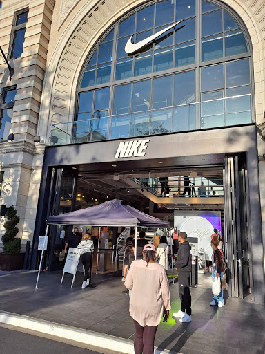 Nike The Grove