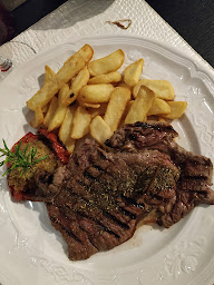 Photo n°129 de Restaurant Pétrarque et Laure à Fontaine-de-Vaucluse ()